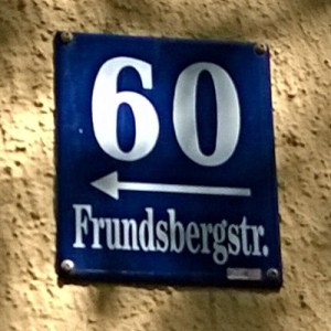 Hausnummernschild/house number sign